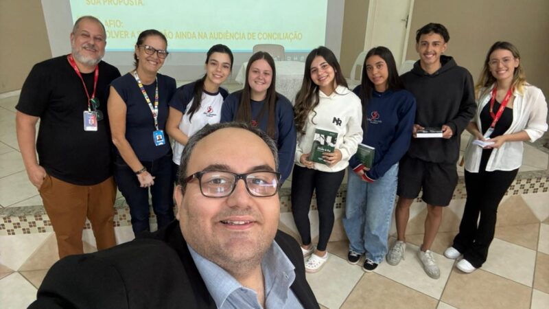 Professores do UNISAL Lorena promovem diálogo com estudantes sobre temas atuais e formação cidadã