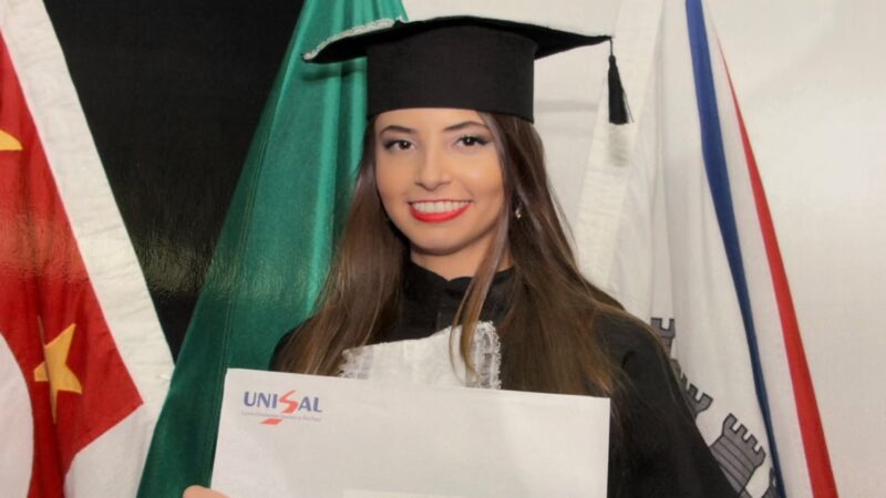 Entre dúvidas e descobertas: ex-aluna do UNISAL transforma paixão pela tecnologia em carreira de sucesso